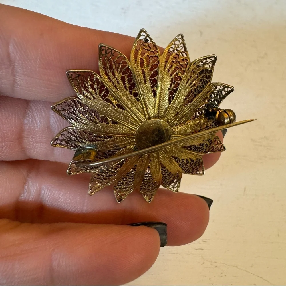 Beautiful Vintage Gold Tone Cabochon Filigree Brooch 1950’s
